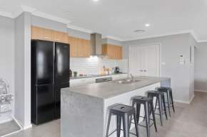 Pineapple House Furry Friends Welcome, Cessnock